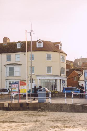 Beachside Gallery Flat Weymouth