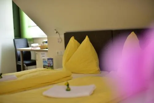 Ferienwohnungen und Zimmer Yassi in Spielberg, Österreich