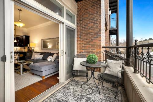 The Metro - DTWN Fay Condo - 2 Blocks to Dickson St in Fayetteville, USA