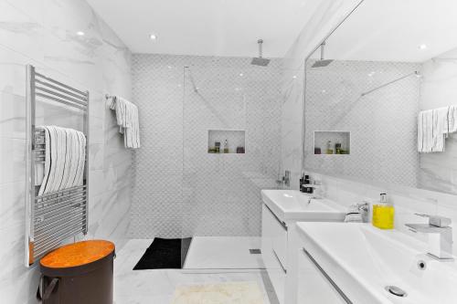 3 bedroom Villa Eleyjo with stunning private pool Aphrodite Hills Resort - image 3
