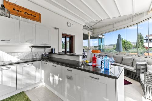 3 bedroom Villa Eleyjo with stunning private pool Aphrodite Hills Resort - image 7