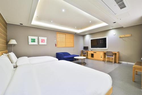 Seomyeon IB Hotel Room Type - Family Room Seomyeon IB Hotel Room Type - Family Room