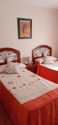 2 twin beds