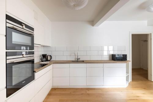 3 bedrooms, 4 beds