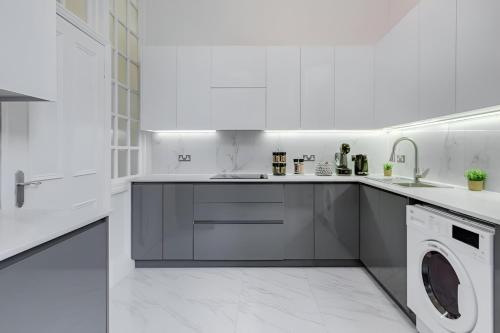 Luxury London 3 Bedroom Duplex with Pool Table - 4HS - image 5