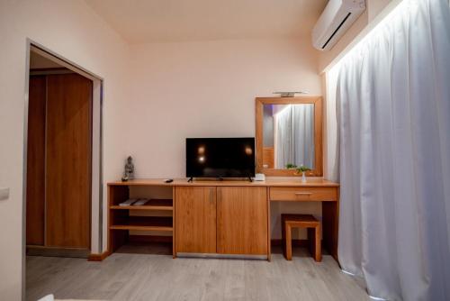 Fiori Hotel - image 12