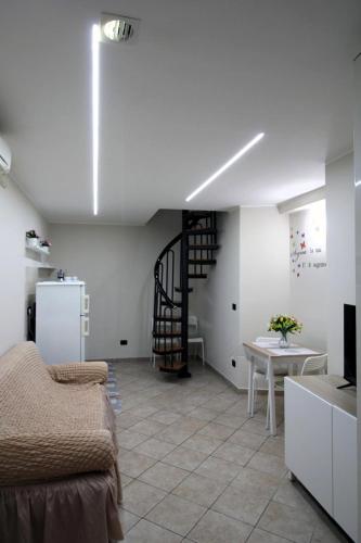 Lizzy's House, Napoli