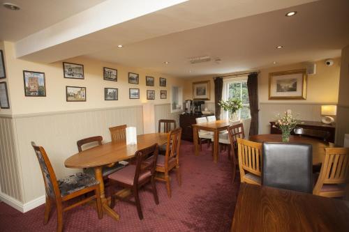 Közös társalgó / TV, The Five Bells in Dover