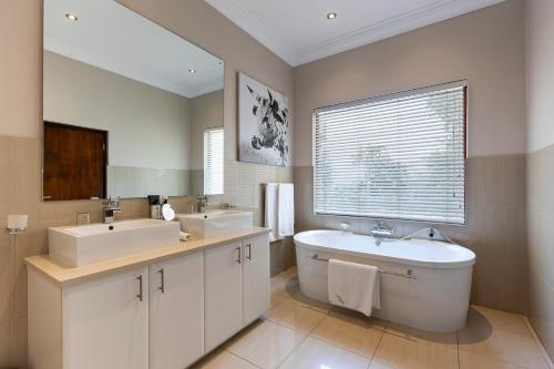 Hyde Park Guest House - image 2