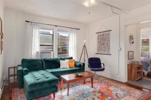 . The Wildflower- Monthly Rental - Walk Everywhere