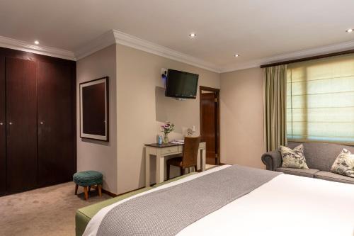  Double Room image 3