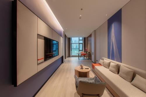 545899983 Holiday Inn Express Chongqing Nanbin Road by IHG