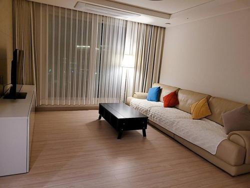 Emotion-고층뷰, 3룸, 화2 신축, 건조기, 세탁기, 이마트2분, 별내역3분, 출장 및 장기숙박 추천