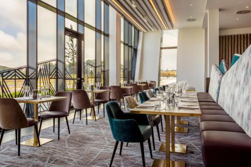 餐廳, 亞伯丁特卡希爾頓酒店 (Hilton Aberdeen TECA) in 阿伯甸戴斯機場