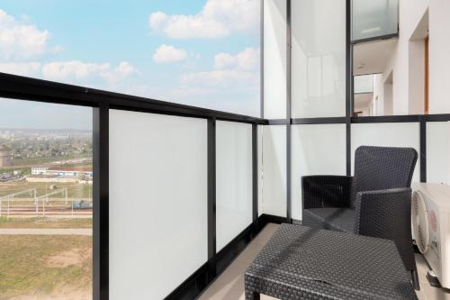 Ban công/sân hiên, Nowa Letnica Apartament z Parkingiem i Balkonem przy Stadionie Polsat Plus Arena Gdańsk by Renters (Nowa Letnica Apartament z Parkingiem i Balkonem przy Stadionie Polsat Plus Arena Gdansk by Noclegi R) in Letnica