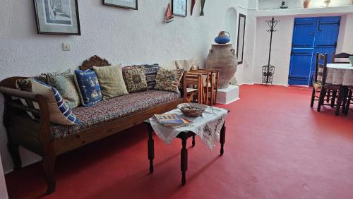 Cactus cave house on the caldera Cactus cave house on the caldera