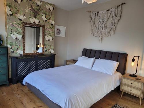 *Leamington Apartments* - George St - 3 bedroom townhouse