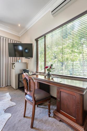  Double Room image 2