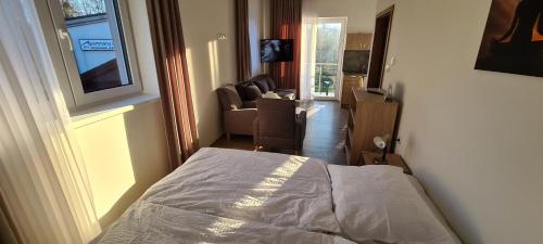 Deluxe King Suite