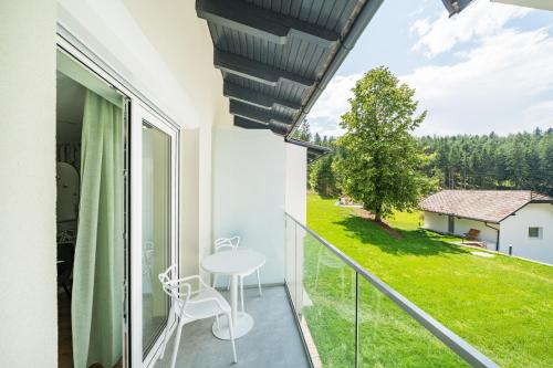 Das Haidensee – Glanegg, CA