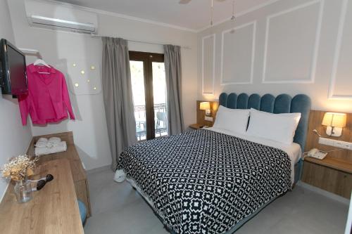 Paradise Hotel - image 14