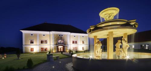 Golf&Wellness Resort Alfrédov - Tap to explore photos