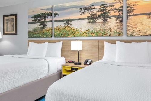 Days Inn & Suites by Wyndham Cabot in Cabot, USA