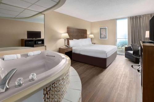 Quality Inn Troy - image 11