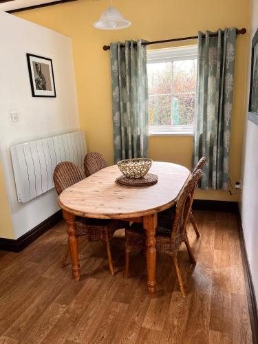Iekārtas, Sparrows Nest Holiday Cottage in Amroth