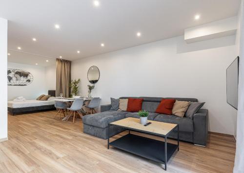 LOFT à deux pas de la Mer avec terrasse n2, Nizza