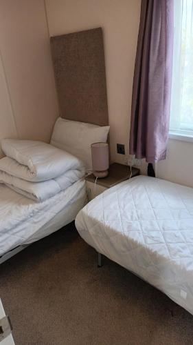 3 Bedroom caravan St osyth beach holiday park with free WiFi and parking