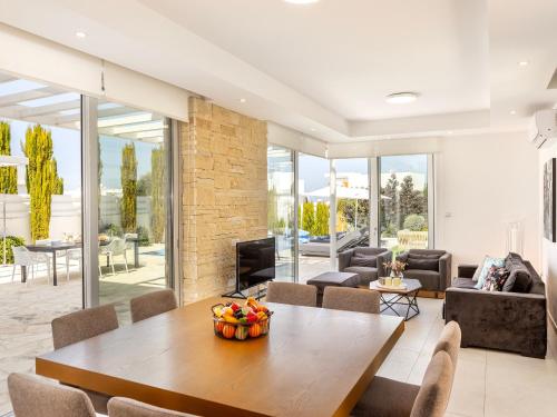 Five-Bedroom House image 10