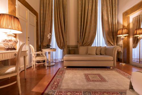 Junior Suite (3 Adults) image 1