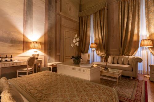 Junior Suite (3 Adults) image 10