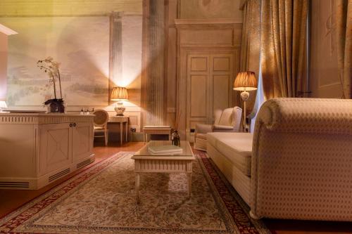 Junior Suite (3 Adults) room in Palazzo Guicciardini