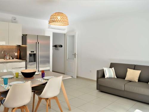 Appartement 3 pièces avec clim piscine et terrasse - 500m plage parking Cavalaire sur Mer - FR-1-226B-77 - image 3
