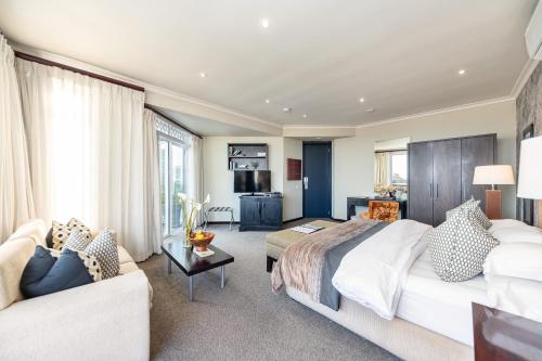 Suite with Terrace image 5