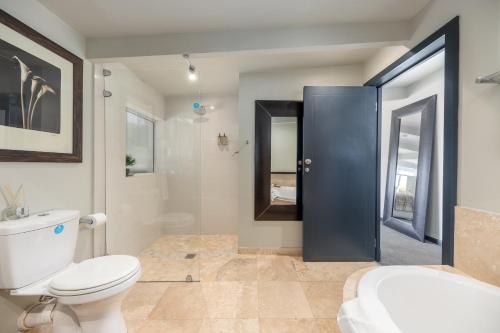 Suite with Sea View image 4