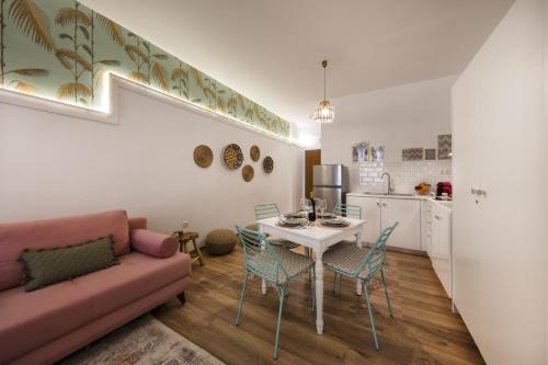 Exquisite apartment in the center of Athens - image 4