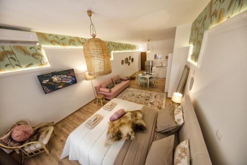 Exquisite apartment in the center of Athens - image 10