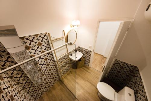 Exquisite apartment in the center of Athens - image 6