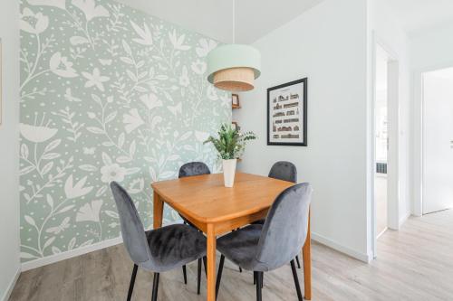 Two-Bedroom Apartment image 3