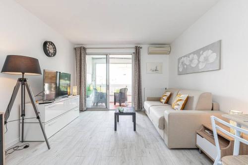 Beau studio avec terrasse ensoleillée - Proche mer - Location saisonnière - Cagnes-sur-Mer