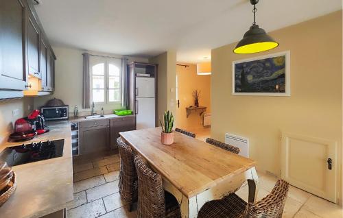 Amazing Home In Saint-laurent-de-la-cabrerisse With Kitchen