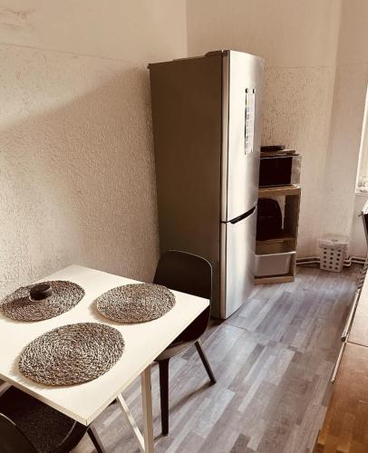 Bright Room in PBerg - Foosball - HomeOffice, Berlin (photo 3)