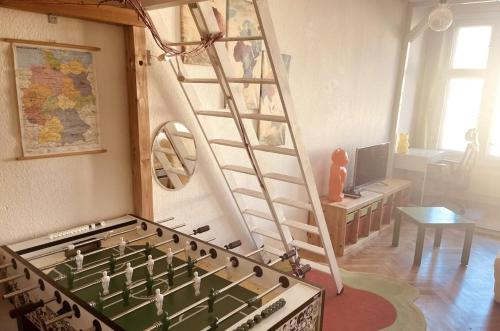 Bright Room in PBerg - Foosball - HomeOffice, Berlin (photo 6)