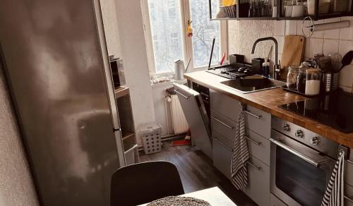 Bright Room in PBerg - Foosball - HomeOffice, Berlin (photo 9)