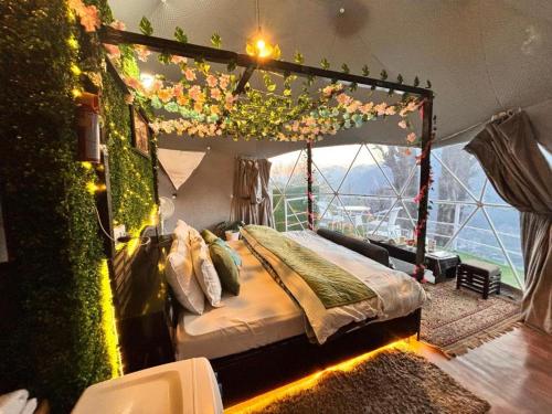 LivingStone Snow Region Campsite in Manali