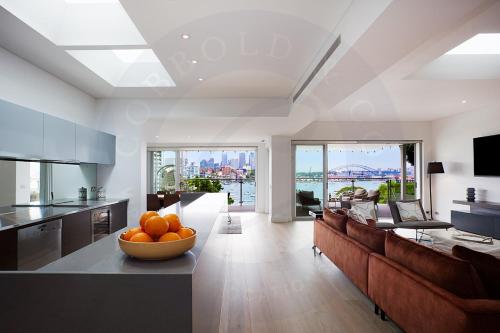 Kanangra - A Superb House on Sydney Harbour - image 4