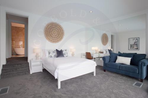 Kanangra - A Superb House on Sydney Harbour - image 10